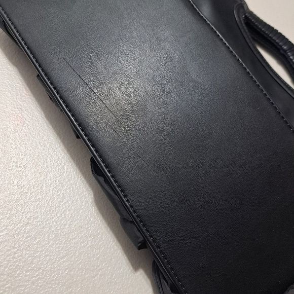 Moda Luxe Svelte Tote - Picture 11 of 12